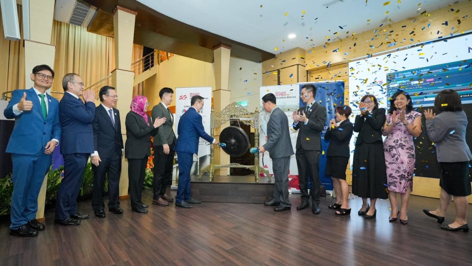 A proud milestone for us all — BMS Holdings Berhad (Stock Code: 0385) is now listed on Bursa Malaysia!