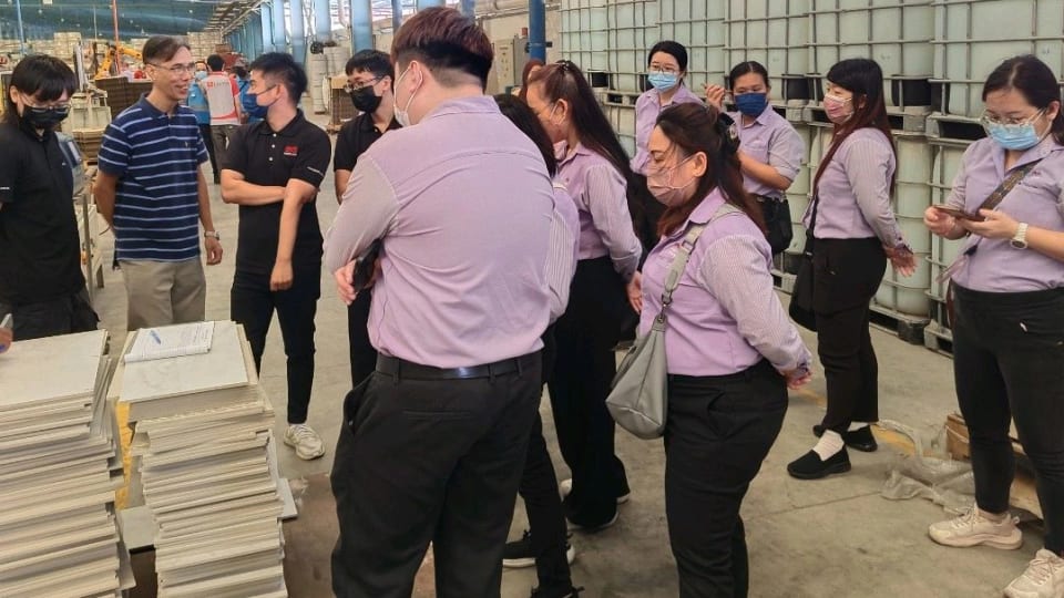 Jubin BMS staff visiting and touring the Times Ceramica production facility